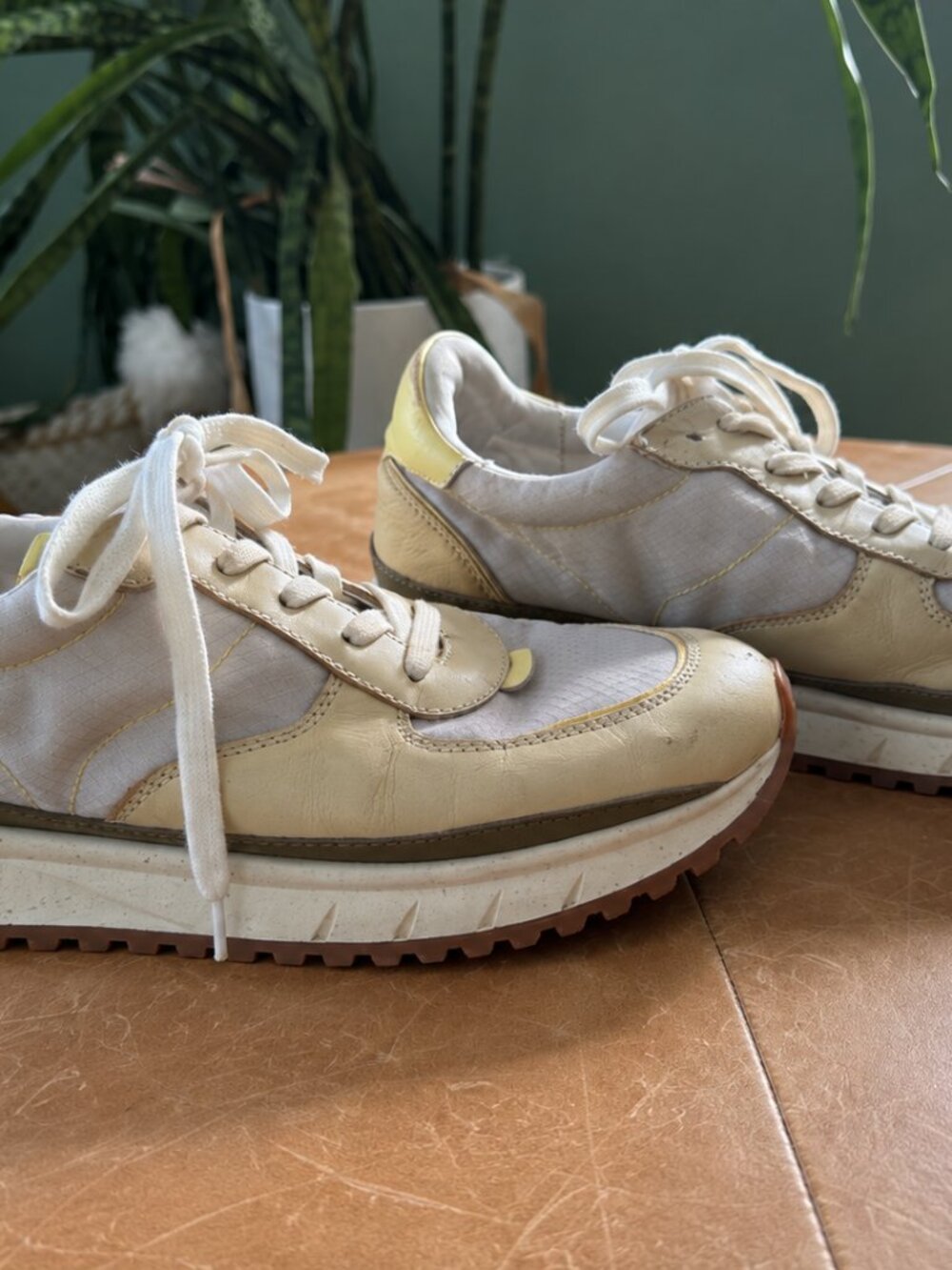Madewell MWL Cream Yellow Retro Sneakers Size 8.5